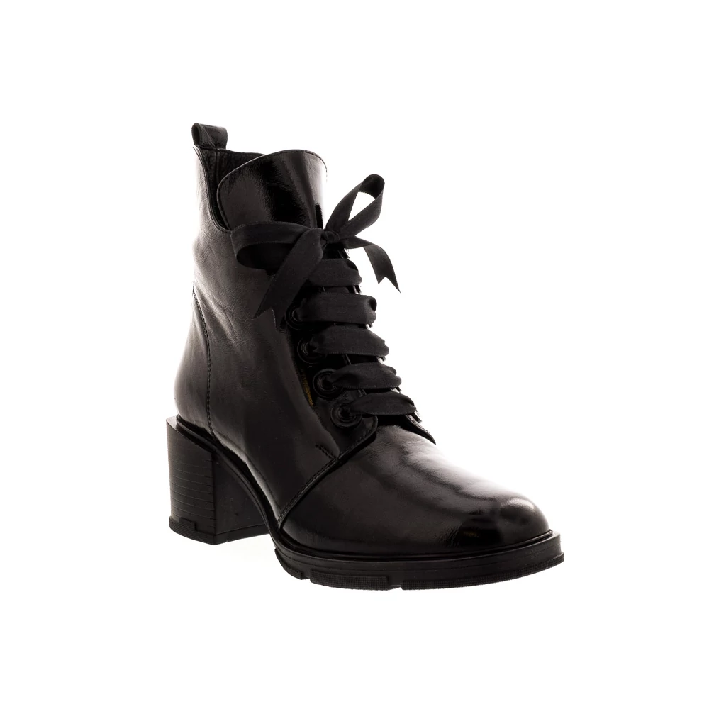 Sebastiano fűzős lakk bokacipő 215752_B.jpg